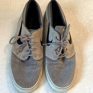 Nike Stan Janowski gray suede black swoosh sneakers Sz 9.5